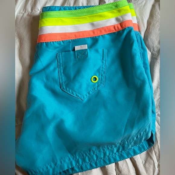 Old Navy Board Shorts, snap velcro closure, medium - Picture 4 of 5